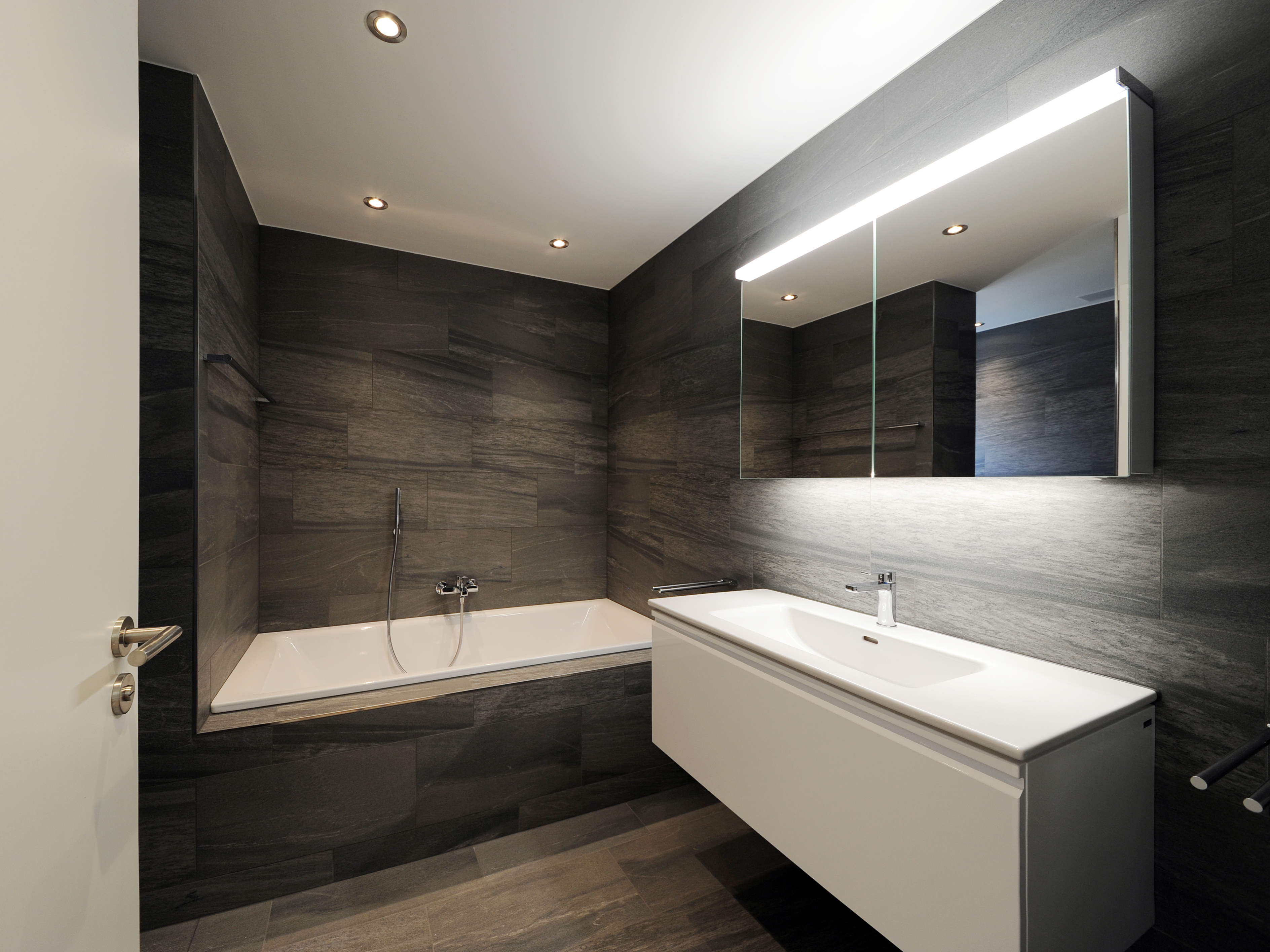 Quellenweg 2A/B — Badezimmer